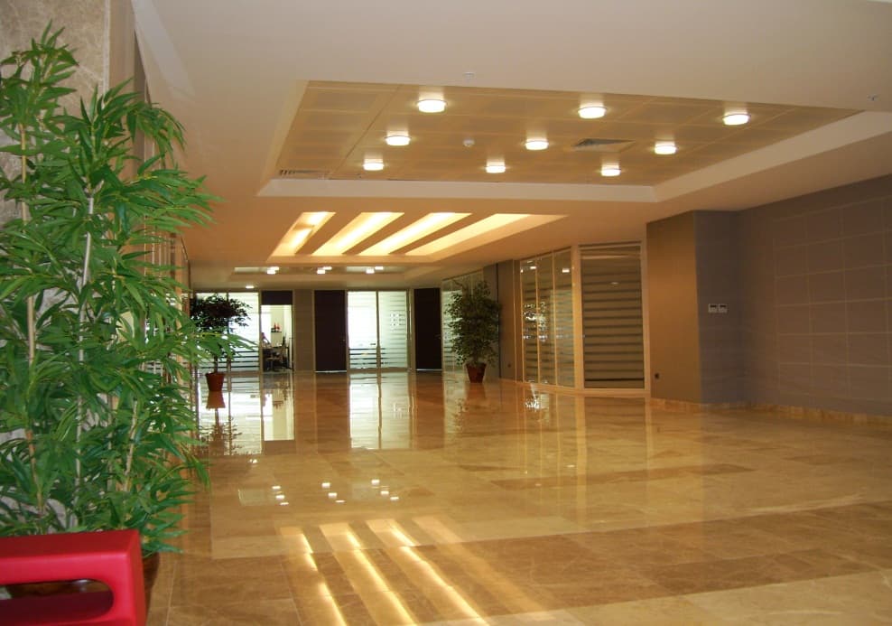 İş merkezi ortak alanı, farklı açı